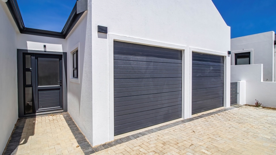 3 Bedroom Property for Sale in Sandbaai Western Cape